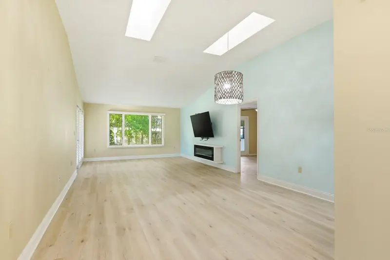1023 Lake Avoca Pl, FL