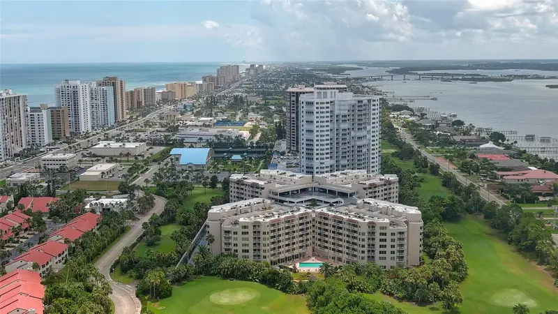 3 Oceans West Blvd #5b4, FL