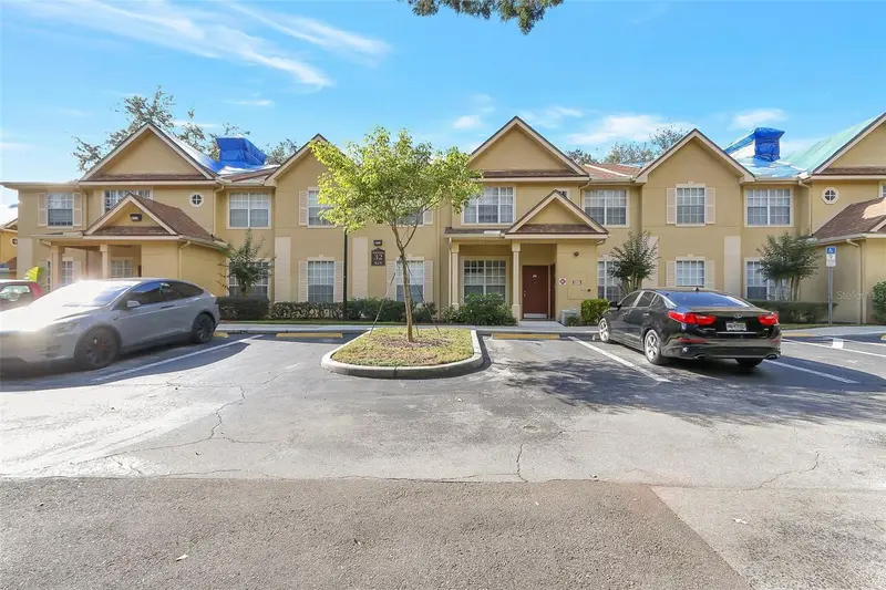 819 Grand Regency Pt #101, FL