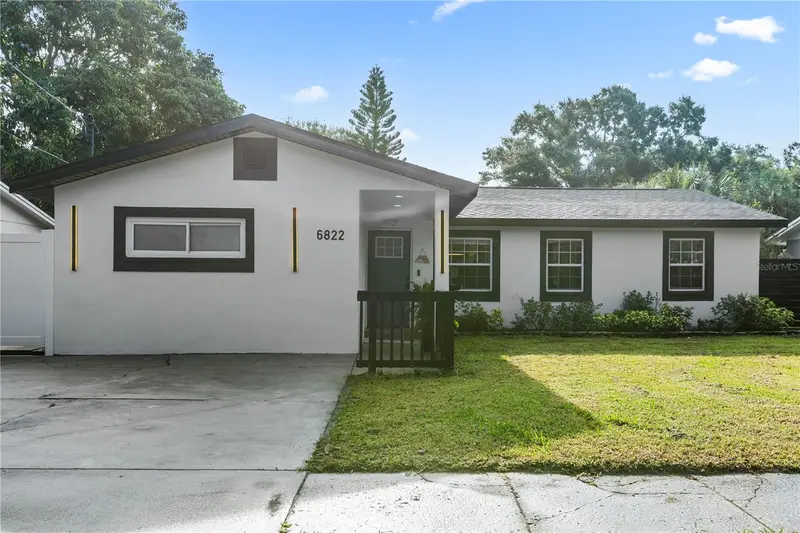 6822 S Wall St, FL