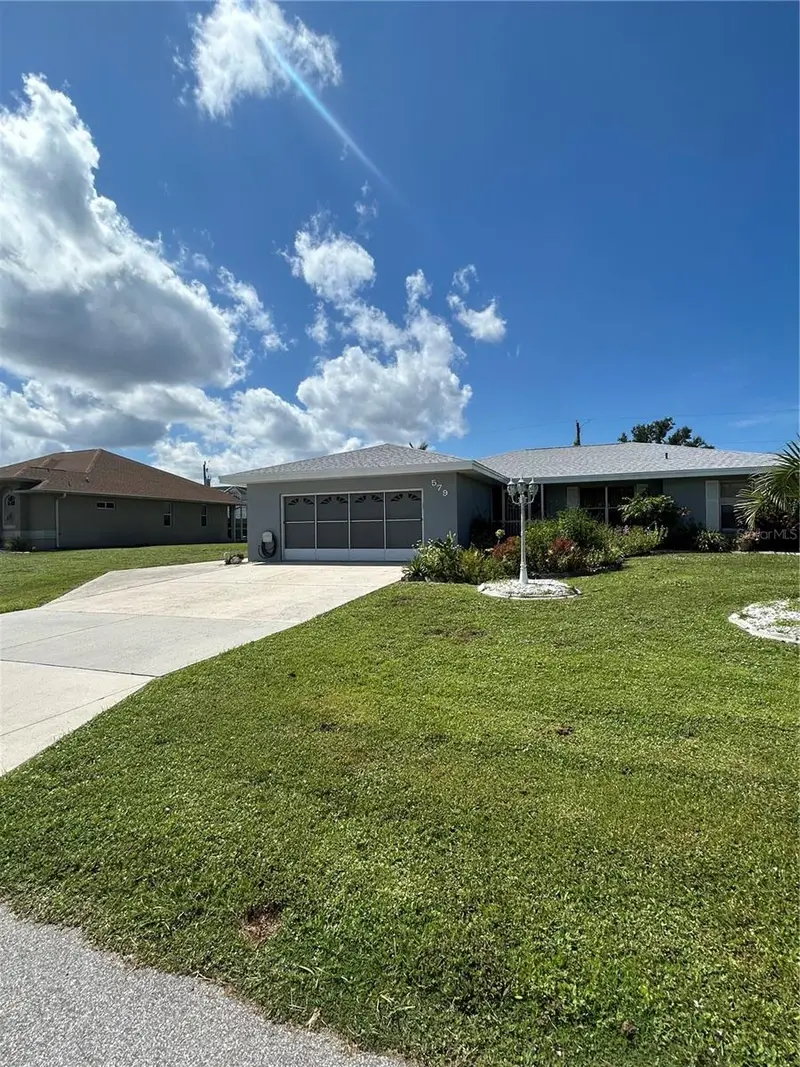 579 Lakemont, FL