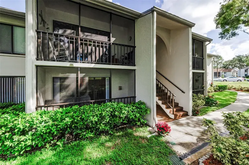 2575 Pine Ridge Way S #E1, FL