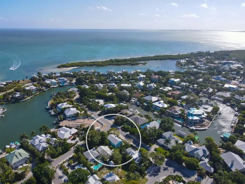 261 Lee Ave, FL