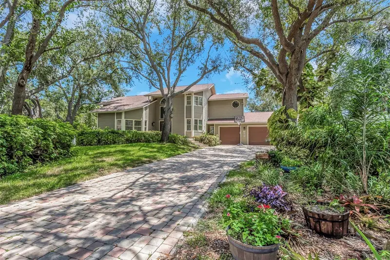 1065 Sable Ct Ne, FL