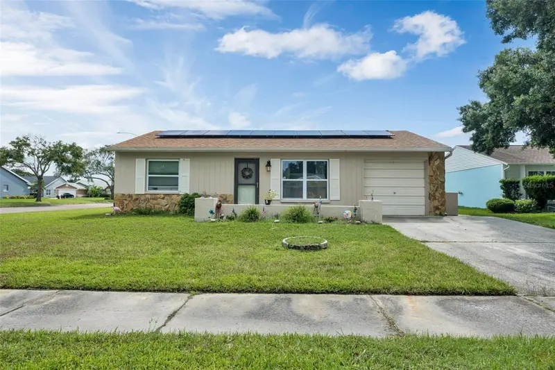 3900 105th Ave N, FL