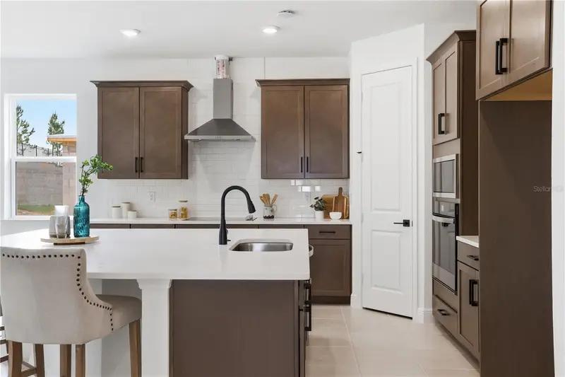 468 Veneto Cir, FL