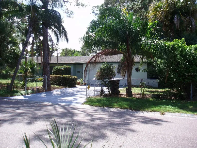 120 Sw Monroe Cir N, FL