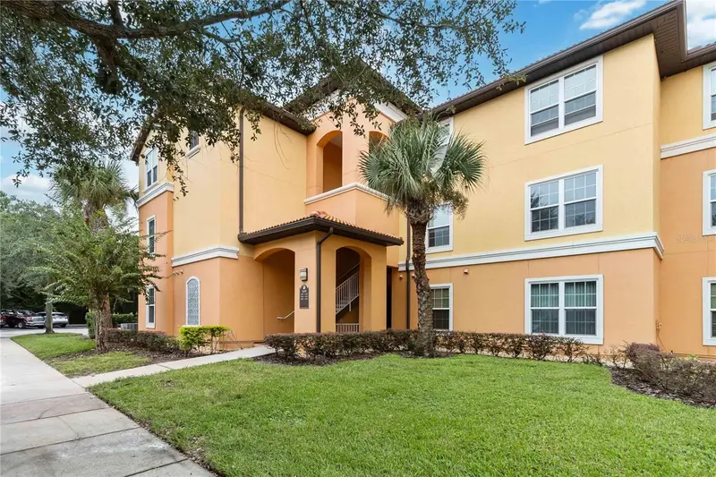 5459 Vineland Rd #4208, FL