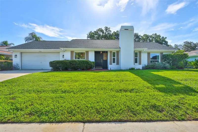 13562 Lake Magdalene Dr, FL