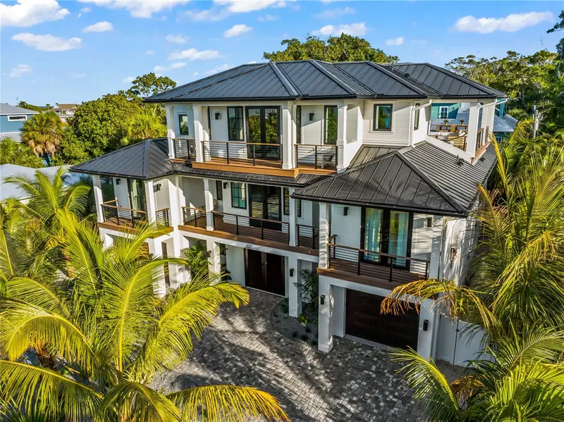107 Maple Ave, FL