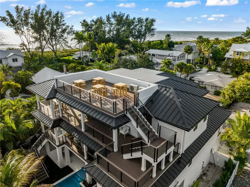 107 Maple Ave, FL