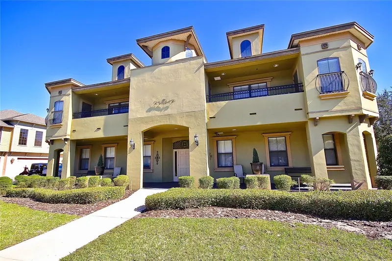 1401 Town Plaza Ct #1020, FL