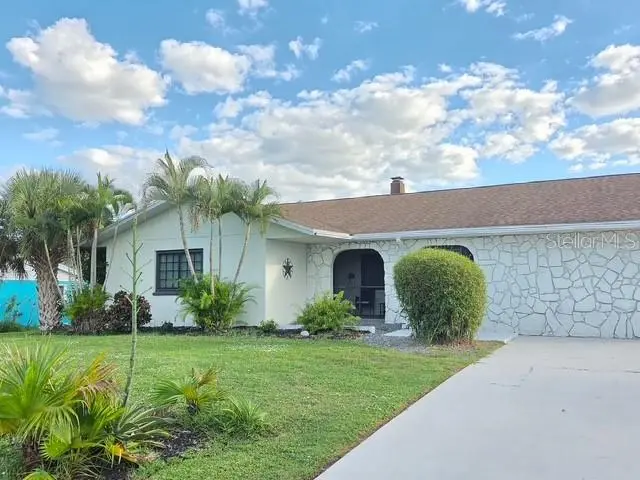 879 E 2nd St, FL