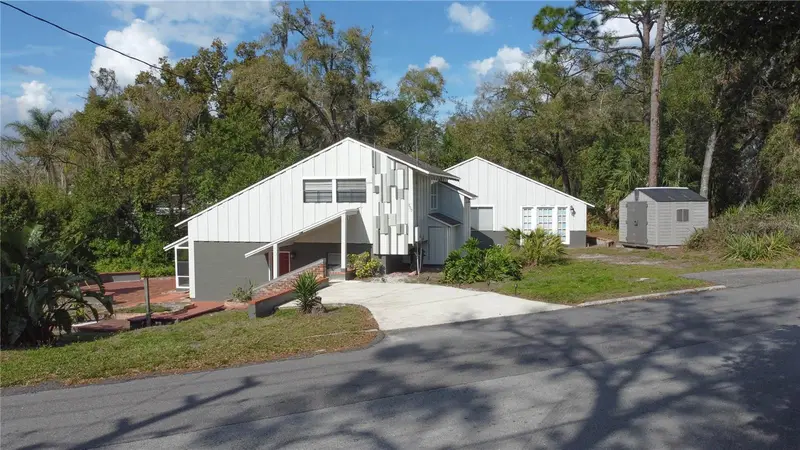 800 Lake Marion Dr, FL