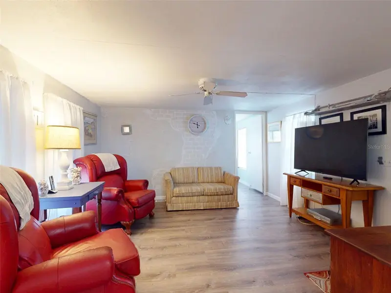 2201 S Ridgewood Ave #8, FL