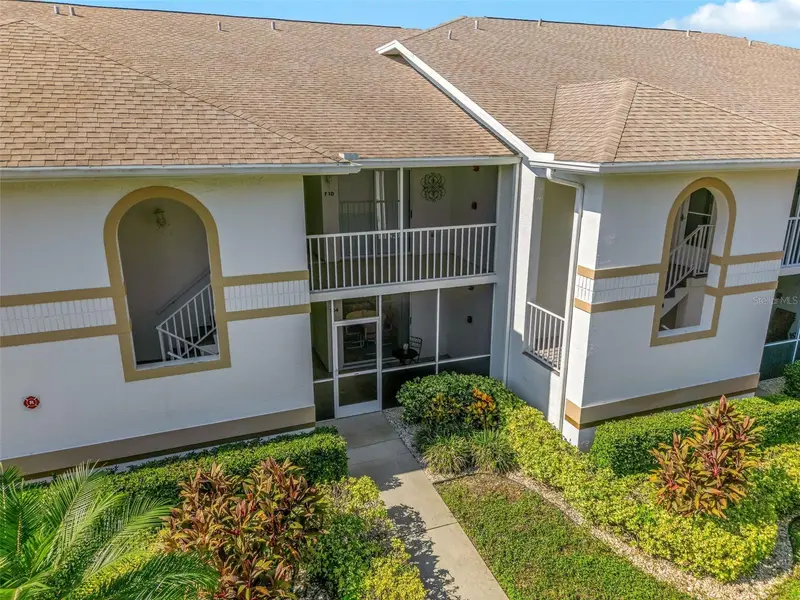 6908 Drewrys Blf #704, FL