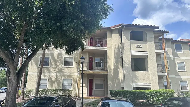 3016 Parkway Blvd #101, FL