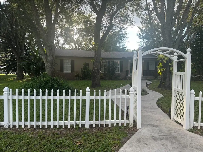 10520 Henderson Rd, FL