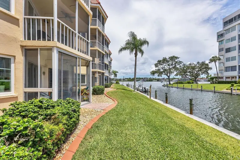 1350 N Portofino Dr #107, FL