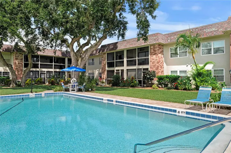 3800 Saxon Dr #19b, FL