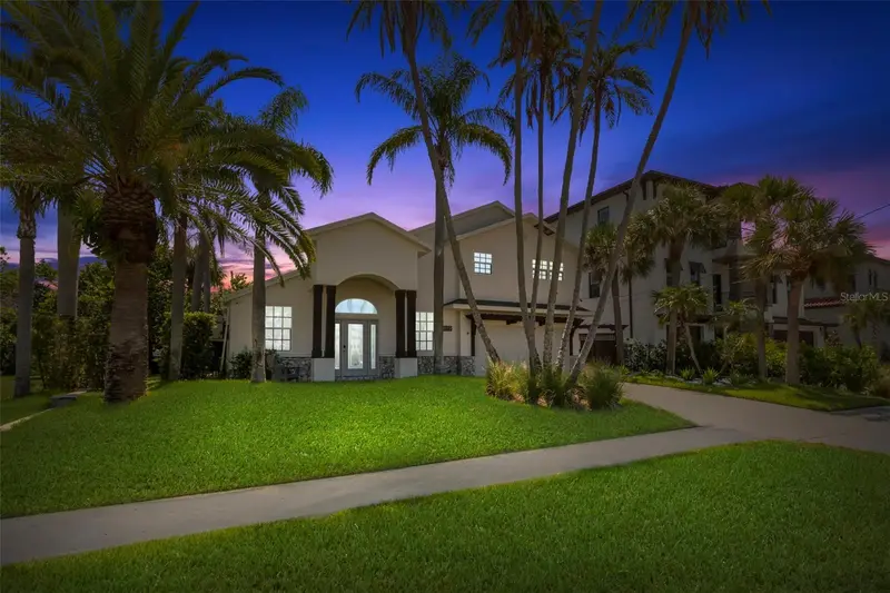 819 Bay Esplanade, FL
