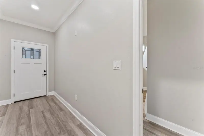 809 W Linebaugh Ave #2a, FL