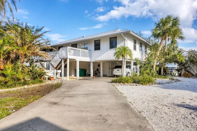 140 Damfino St, FL