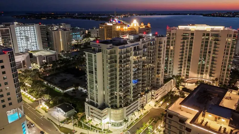 301 Quay Commons #1704, FL