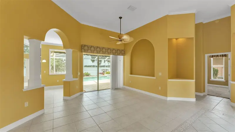 226 Ruby Lake Ln, FL