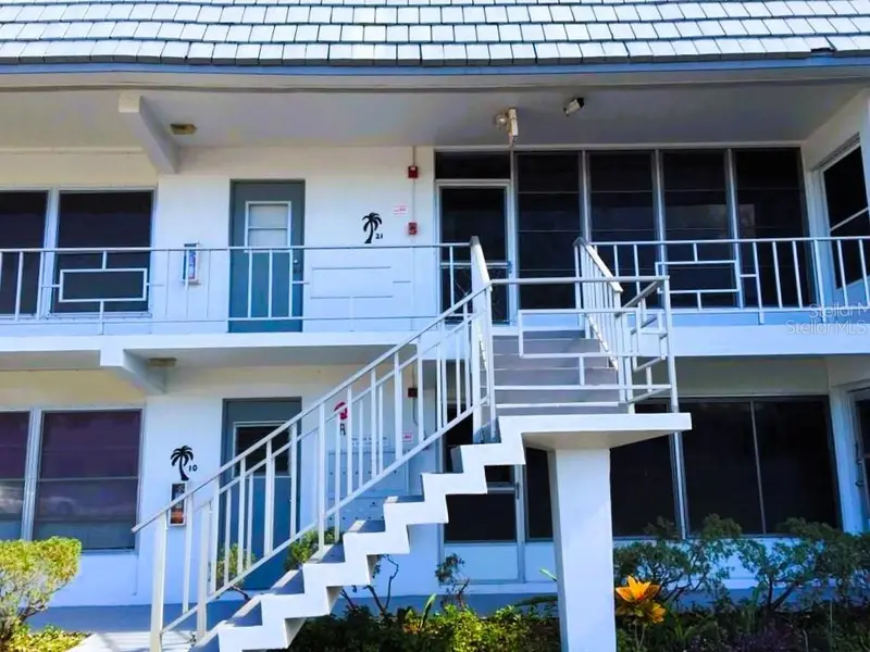 1221 Drew St #A21, FL