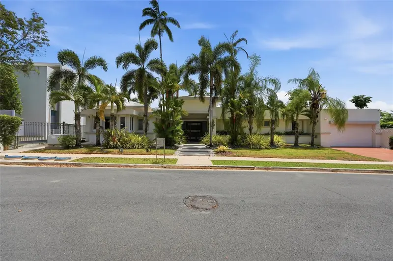 154 Calle Violeta, PR