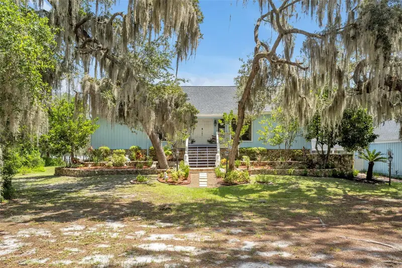 105 Saxon Blvd, FL