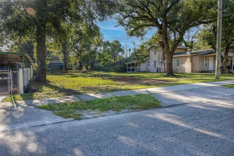 8409 N Mulberry St, FL