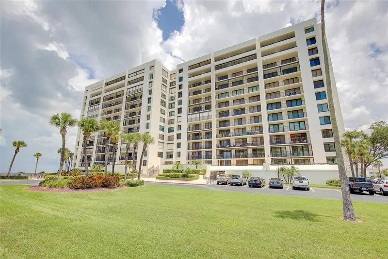 1460 Gulf Blvd #707, FL