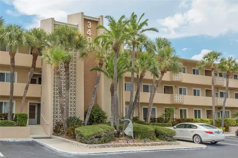 3400 Gulf Blvd #201, FL