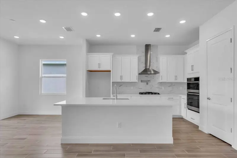 2302 Lone Tree Bend, FL