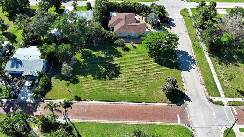 527 Palm Ave, FL