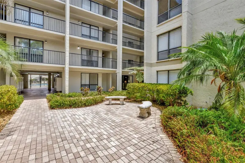 6157 Midnight Pass Rd #E24, FL