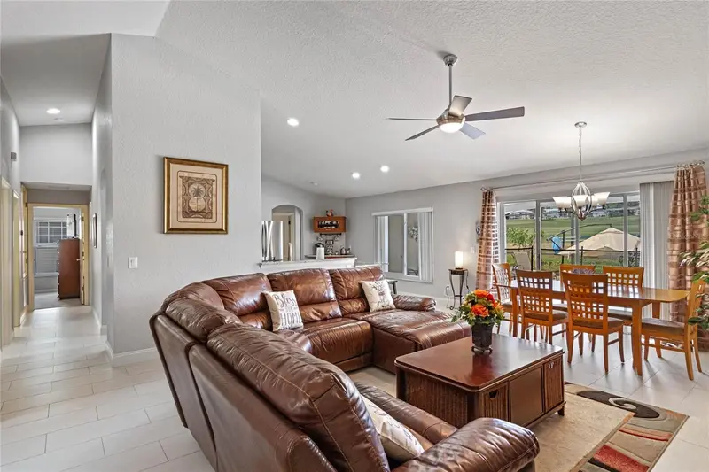 300 Kings Way, FL