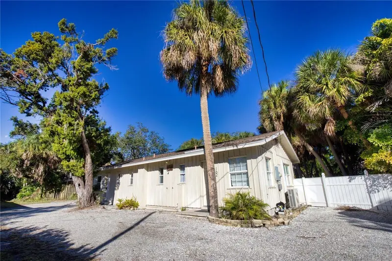 160 Garden Ln, FL