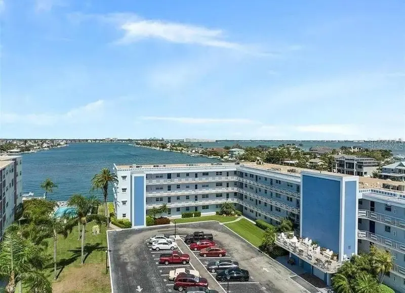 5555 Gulf Blvd #312, FL