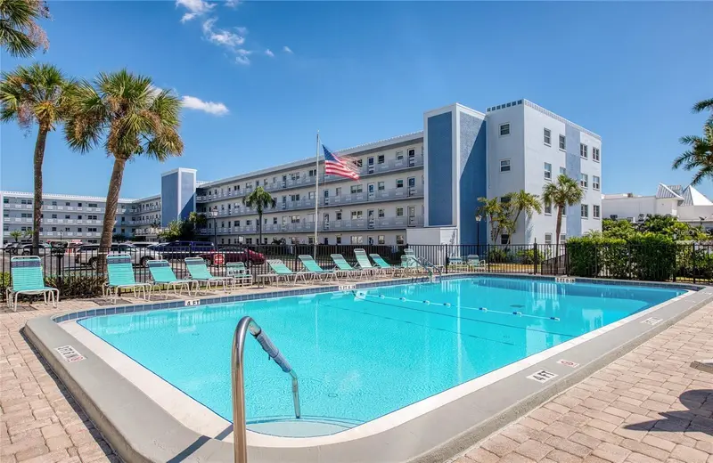 5555 Gulf Blvd #312, FL