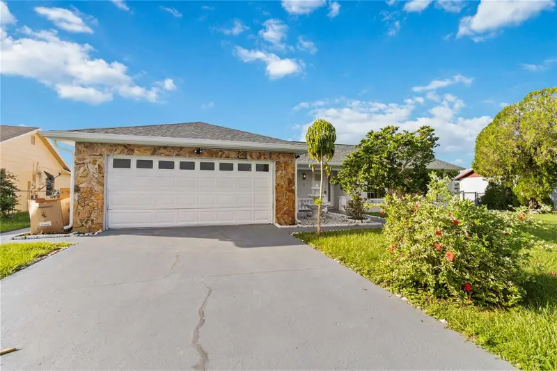 371 Buttonwood Dr, FL