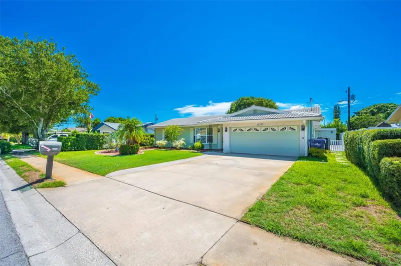 11290 142nd St, FL