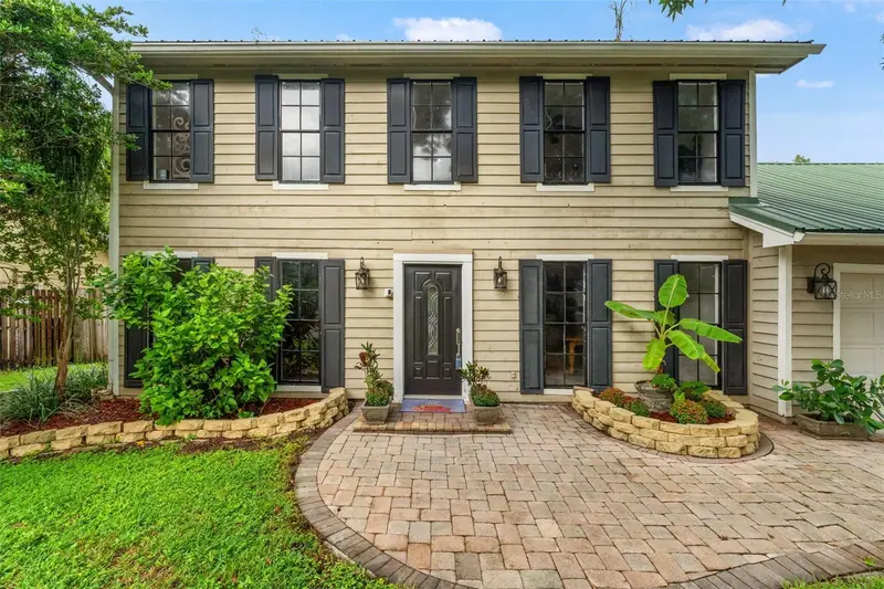 16502 E Course Dr, FL