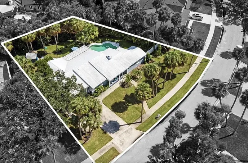 2606 S Hawthorne Cir, FL