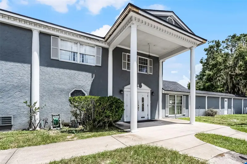 131 W Main St, FL