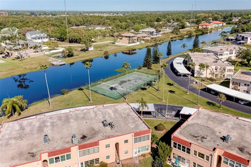 206 Dogwood Cir, FL