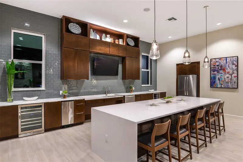 7545 Laureate Blvd #7208, FL
