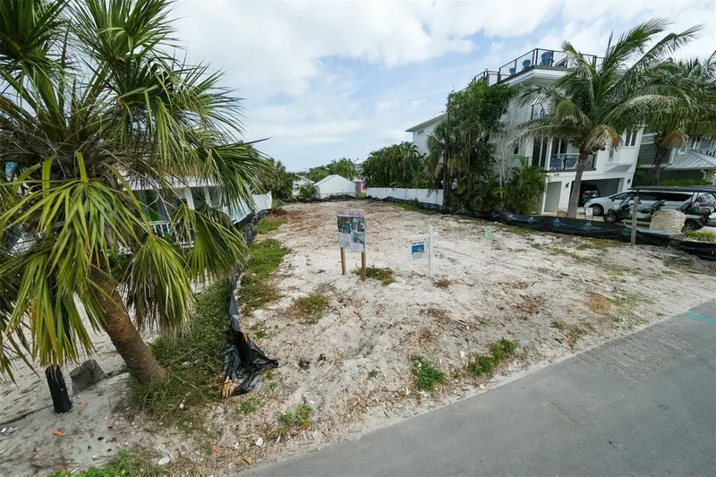 106 S 11th, FL